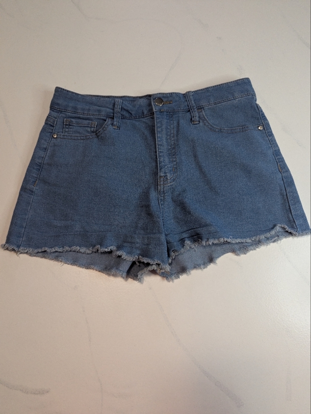 Tinseltown Shorts Juniors Size 9/29 Cut Off Raw Hem Medium Wash